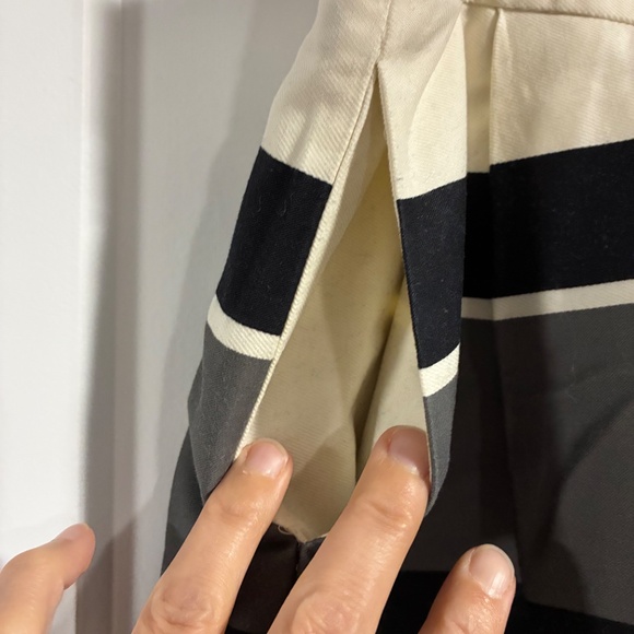 Loft pleated skirt with pockets - Picture 3 of 10